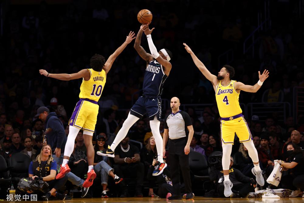 她很欣赏 她很欣赏